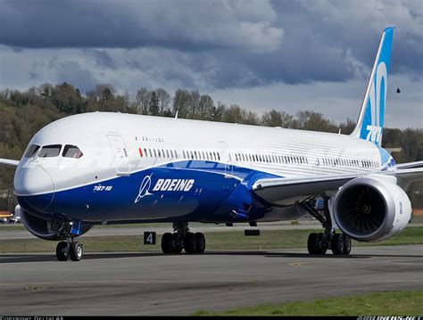 boeing 787 10 dreamliner.